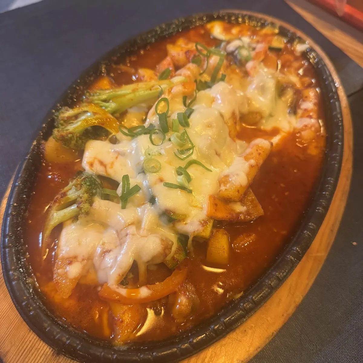 Plat coréen servi chez Ossek Garden